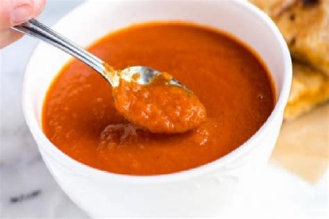 salçadan domates çorbası yapımı